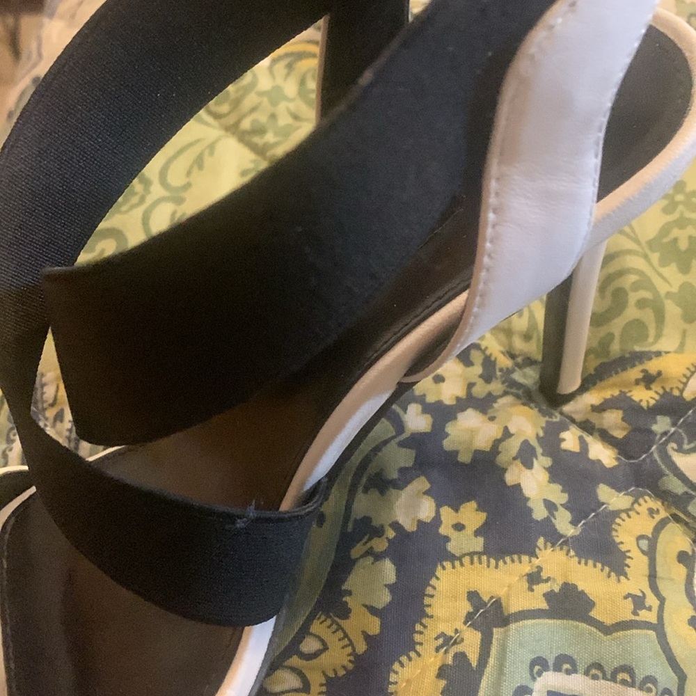 Sandals. Like new - Picture 4 of 4